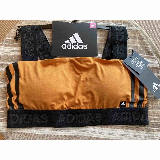 adidas(アディダス)のadidasハーフトップM新品 レディースの下着/アンダーウェア(その他)の商品写真