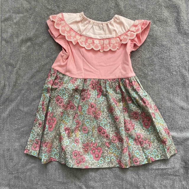 キッズ　ワンピース キッズ/ベビー/マタニティのキッズ服女の子用(90cm~)(ワンピース)の商品写真