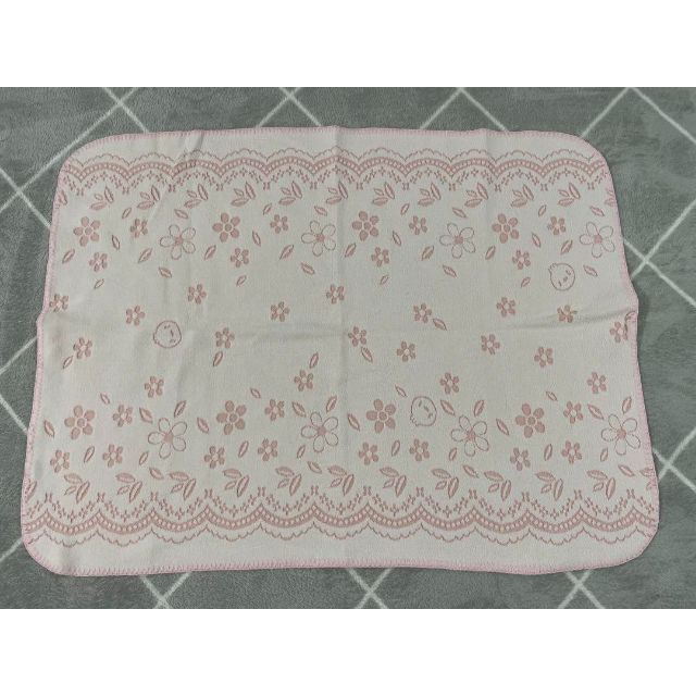 東洋羽毛♡ピヨ丸♡ひざ掛け　ブランケット　新品 キッズ/ベビー/マタニティの寝具/家具(毛布)の商品写真