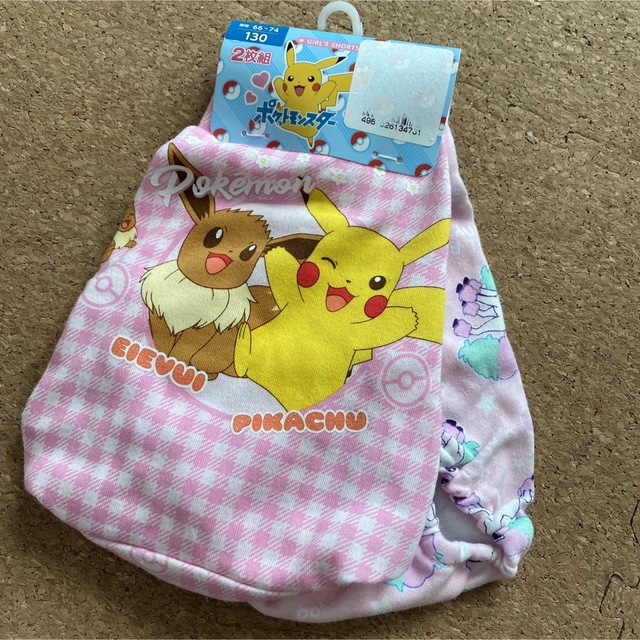 ポケモン(ポケモン)の新品タグ付き130下着肌着パンツショーツ2枚　ポケモンピカチュウイーブイ⑦ キッズ/ベビー/マタニティのキッズ服女の子用(90cm~)(下着)の商品写真