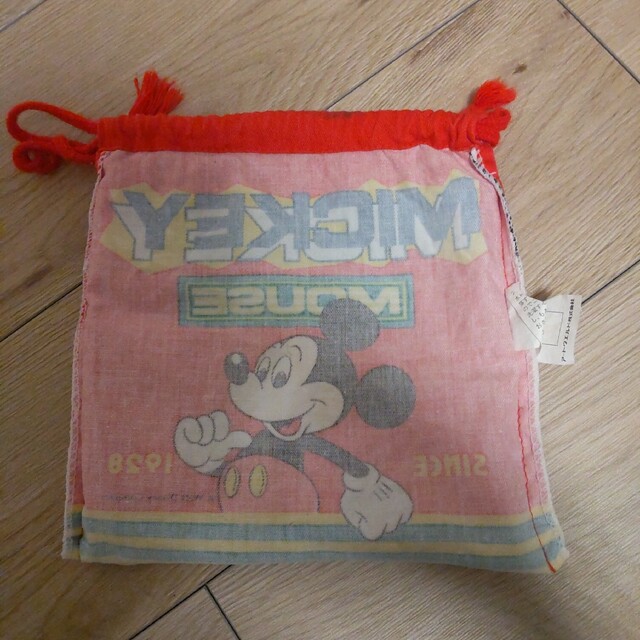 ミッキーマウス(ミッキーマウス)のディズニー ミッキーマウス 手さげ 巾着 袋 キーホルダー チャーム セット エンタメ/ホビーのおもちゃ/ぬいぐるみ(キャラクターグッズ)の商品写真