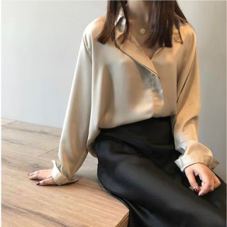 新品　SHEIN DAZY 韓国服　サテン　デザインシャツ　シャツ　ブラウス　(シャツ/ブラウス(長袖/七分))