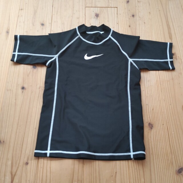 NIKE(ナイキ)のラッシュガード　140 キッズ/ベビー/マタニティのキッズ服男の子用(90cm~)(水着)の商品写真