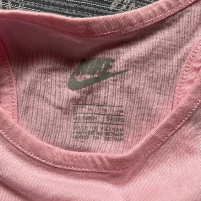 NIKE(ナイキ)のNIKE ナイキ タンクトップ 女の子 キッズ/ベビー/マタニティのキッズ服女の子用(90cm~)(Tシャツ/カットソー)の商品写真