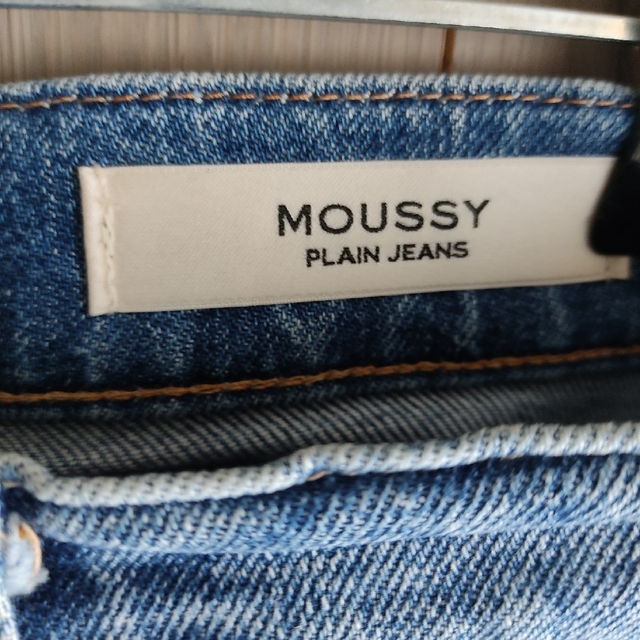 moussy(マウジー)のMOUSSY　マムテーパードデニム レディースのパンツ(デニム/ジーンズ)の商品写真