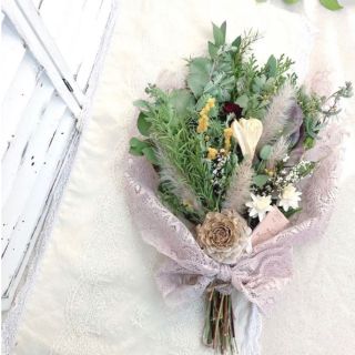 小さな薔薇とグリーン 春 優しい色合い スワッグe(プリザーブドフラワー)