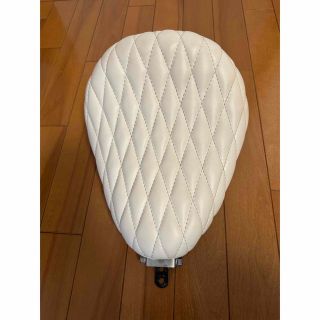 【美品】バイクシート 白 ダイヤ模様 本革 シングル オーダーの通販