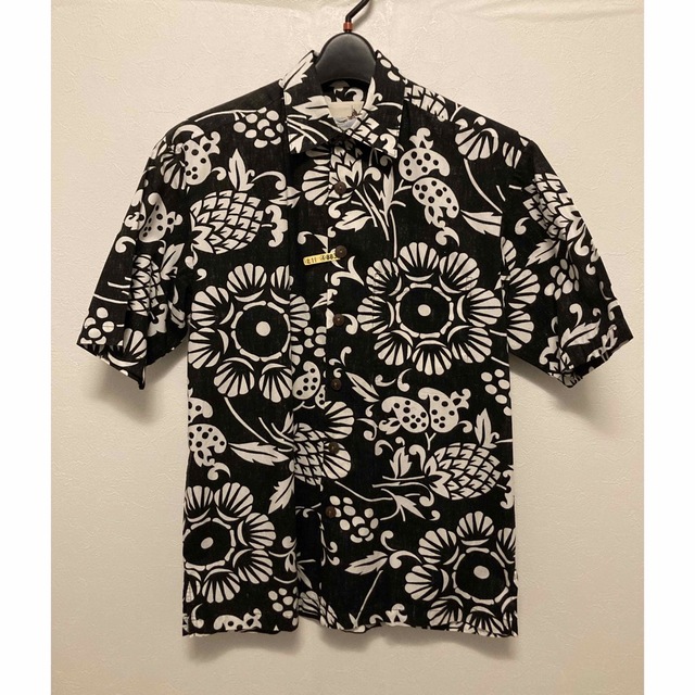 KAHALA(カハラ)のカハラ　KAHARA アロハシャツ　ハワイ　黒　ブラック　ジェリーロペス メンズのトップス(シャツ)の商品写真