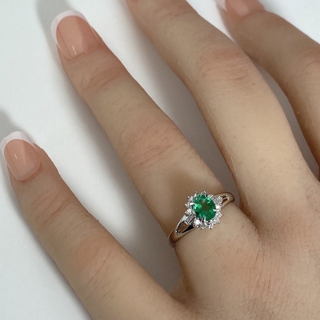 【20-18】エメラルド　ダイヤモンド　リング　E0.43ct D0.24ct レディースのアクセサリー(リング(指輪))の商品写真