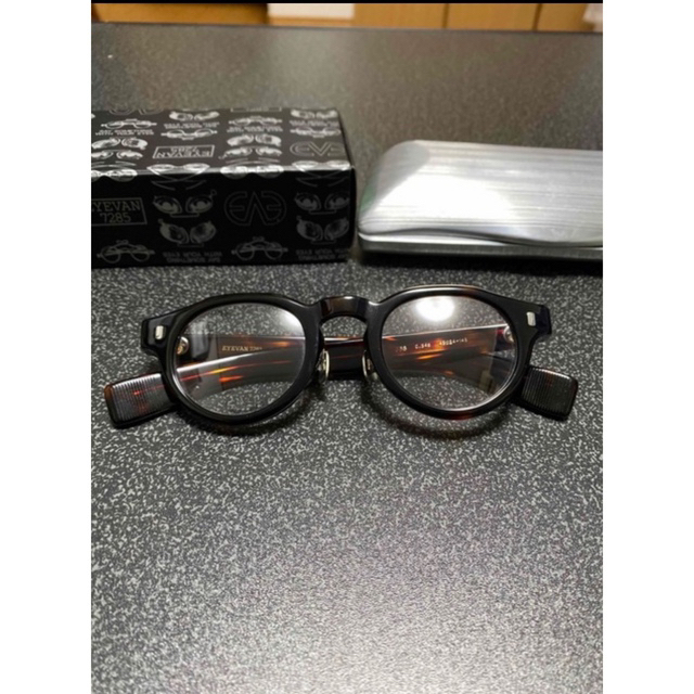 EYEVAN7285(アイヴァンセブントゥーエイトファイブ)の【明日まで限定】EYEVAN7285 model.338完売品（デミアンバー） メンズのファッション小物(サングラス/メガネ)の商品写真