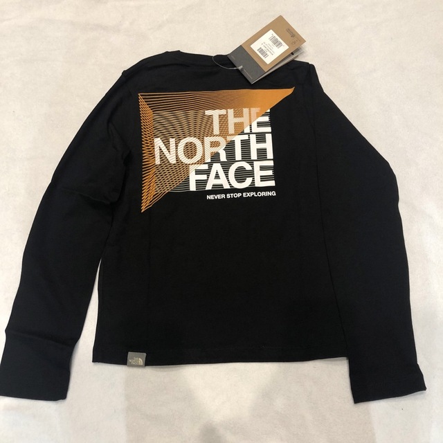 THE NORTH FACE(ザノースフェイス)のお値下げ不可　新品 正規品 タグ付き  ザノースフェイス ロングTシャツ キッズ/ベビー/マタニティのキッズ服男の子用(90cm~)(Tシャツ/カットソー)の商品写真