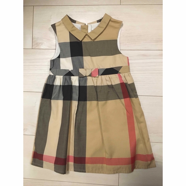 BURBERRY(バーバリー)の未使用　バーバリーワンピース キッズ/ベビー/マタニティのキッズ服女の子用(90cm~)(ワンピース)の商品写真