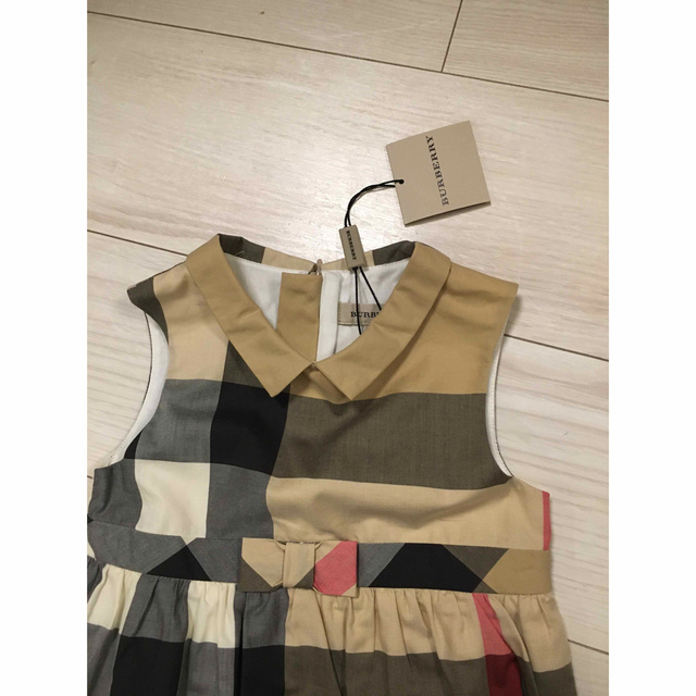 BURBERRY(バーバリー)の未使用　バーバリーワンピース キッズ/ベビー/マタニティのキッズ服女の子用(90cm~)(ワンピース)の商品写真