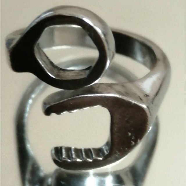 【SALE】リング メンズ アクセサリー シルバー スパナ 銀色 指輪 20号 レディースのアクセサリー(リング(指輪))の商品写真