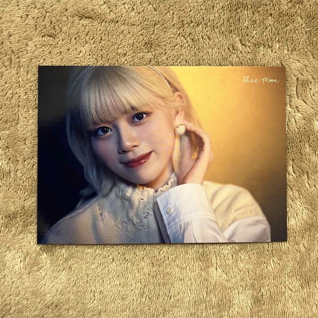 NiziU(ニジュー)の【NiziU】リクBlue Moonランダムトレーディングカード エンタメ/ホビーのタレントグッズ(アイドルグッズ)の商品写真