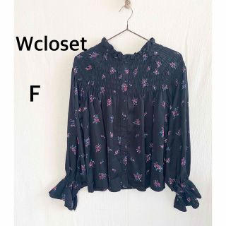 ダブルクローゼット(w closet)のWcloset ダブルクローゼット　花柄　ブラック　トップス(シャツ/ブラウス(長袖/七分))