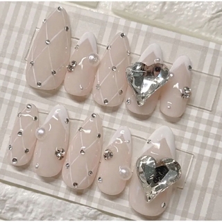 ネイルチップ ハート ビジュー フレンチ 量産型 韓国 ワンホン ブライダル コスメ/美容のネイル(つけ爪/ネイルチップ)の商品写真