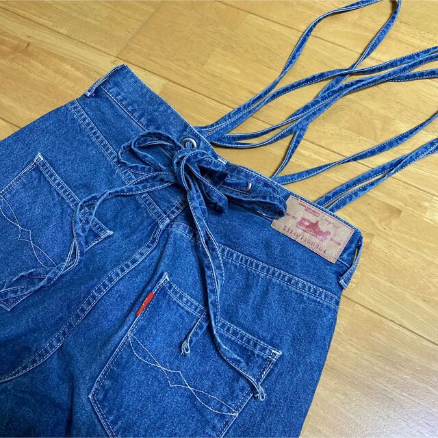 Ungrid(アングリッド)のアングリッド ungrid ショルダーストラップ カットオフデニム  日本製 レディースのパンツ(デニム/ジーンズ)の商品写真