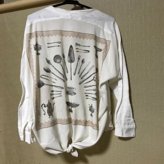 ビアズリー(BEARDSLEY)の美品　ビアズリー プリント　ブラウス(シャツ/ブラウス(長袖/七分))