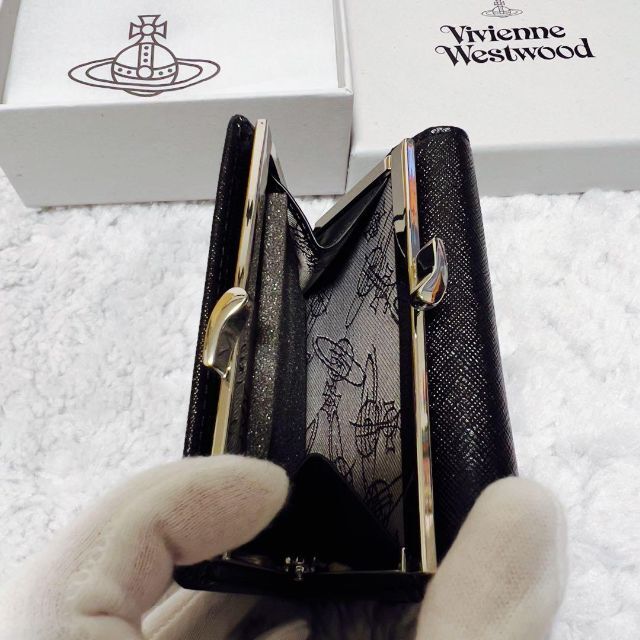 Vivienne Westwood(ヴィヴィアンウエストウッド)のvivienne westwood ディアマンテ オーブ 口金 三つ折り財布 レディースのファッション小物(財布)の商品写真