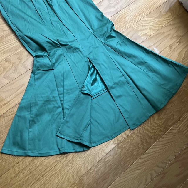GRL(グレイル)のグレイル　マーメイドスカート　グリーン　タイトスカート　マーメイド　コクーン　　 レディースのスカート(ロングスカート)の商品写真