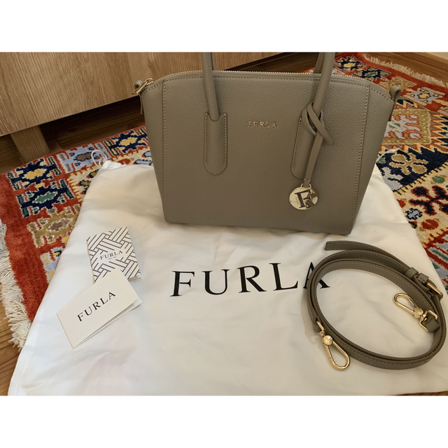 FURLA   フルラ　バッグ　ショルダーバッグ　ハンドバッグ