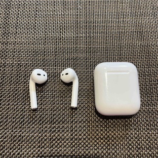 アップル(Apple)のApple AirPods MMEF2J/A 第1世代 ジャンク品(ヘッドフォン/イヤフォン)