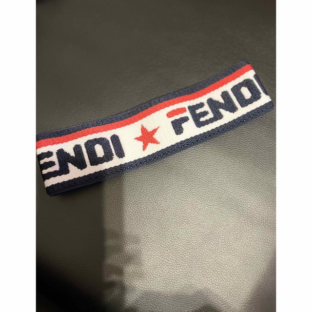 FENDI(フェンディ)のFENDI×FIRAコラボ商品 ヘアバンド レディースのヘアアクセサリー(ヘアバンド)の商品写真