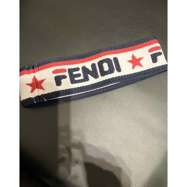 FENDI(フェンディ)のFENDI×FIRAコラボ商品 ヘアバンド レディースのヘアアクセサリー(ヘアバンド)の商品写真