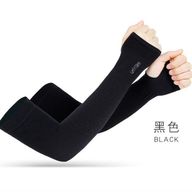 新品 冷感 アームカバー ブラック 男女兼用 吸水速乾 熱中症 UPF50 両腕 レディースのファッション小物(手袋)の商品写真