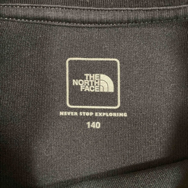 THE NORTH FACE(ザノースフェイス)のTHE NORTH FACE Tシャツ　140cm キッズ/ベビー/マタニティのキッズ服女の子用(90cm~)(Tシャツ/カットソー)の商品写真