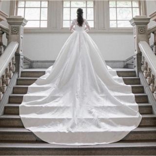 ヴェラウォン(Vera Wang)のPRONOVIAS 高級　シルク　刺繍　ウェディングドレス(ウェディングドレス)