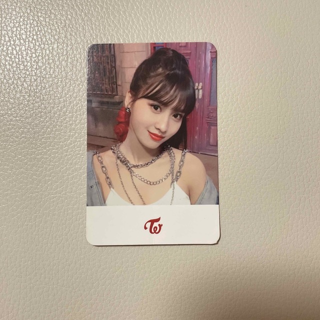 TWICEモモ　トレカ エンタメ/ホビーのタレントグッズ(アイドルグッズ)の商品写真