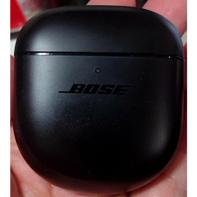 BOSE(ボーズ)のpoko専用 QuietComfort Earbuds II 充電ケースのみ スマホ/家電/カメラのオーディオ機器(ヘッドフォン/イヤフォン)の商品写真