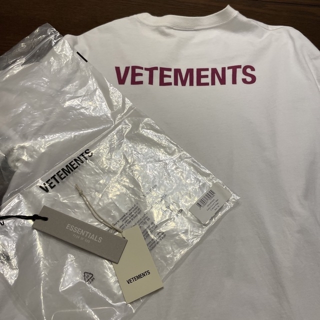 VETEMENTS(ヴェトモン)の専用商品です　VETEMENTS Tシャツ メンズのトップス(Tシャツ/カットソー(半袖/袖なし))の商品写真