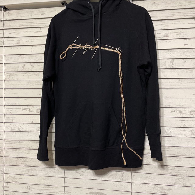 Yohji yamamoto ロゴ入りパーカー