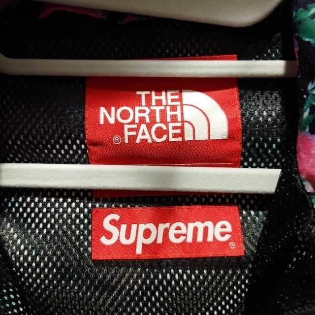Supreme(シュプリーム)のべーやん様専用　The North Face Trekking ジャケット M メンズのジャケット/アウター(ナイロンジャケット)の商品写真