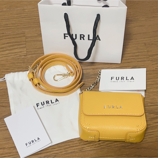 FURLA ミニポーチ　エアーポッズ　ショルダー　ポーチ　フルラ　黄色　値下げ