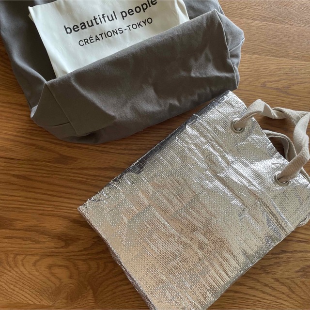 beautiful people(ビューティフルピープル)の《beautifulpeople》ネームタグトート　ショップバッグ付き レディースのバッグ(トートバッグ)の商品写真