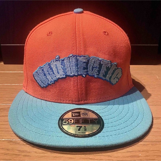 HECTIC(ヘクティク)のHECTIC New Era キャップ　7 1/2 未使用新古品 メンズの帽子(キャップ)の商品写真