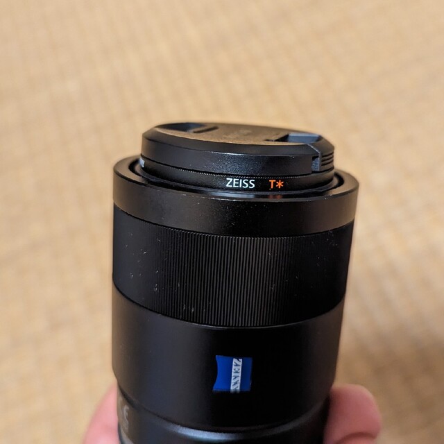 SONY(ソニー)のSONY Sonnar T* FE 55mm F1.8 ZA SEL55F18Z スマホ/家電/カメラのカメラ(レンズ(単焦点))の商品写真