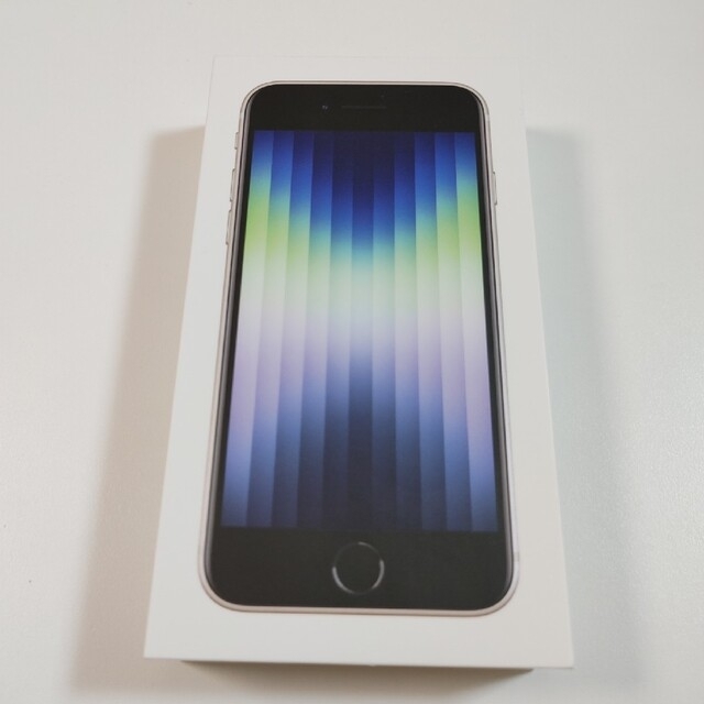 Apple(アップル)のiphone se 第3世代 64GB ホワイト white スマホ/家電/カメラのスマートフォン/携帯電話(スマートフォン本体)の商品写真