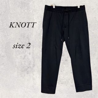 ノット(KNOT)のKNOTT 　ブラック　クロップド　テーパードパンツ　クロップド　size 2(スラックス)