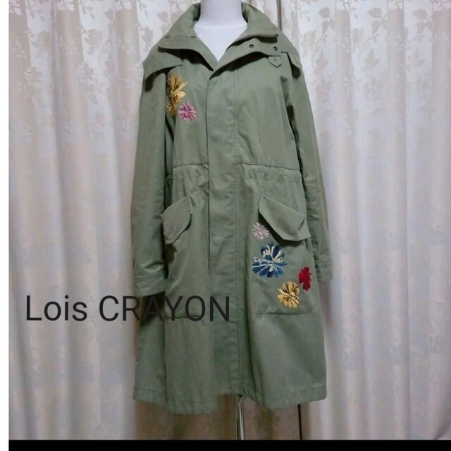 Lois CRAYON(ロイスクレヨン)のロイスクレヨン 花刺繍モッズコート レディースのジャケット/アウター(トレンチコート)の商品写真