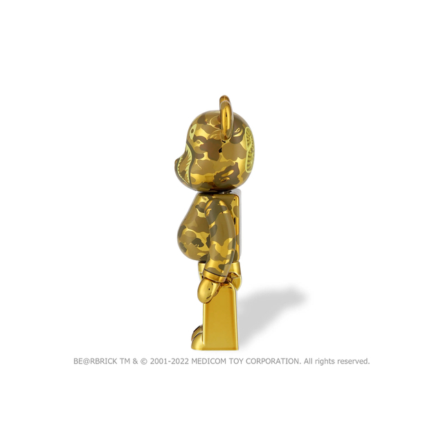 A BATHING APE - BAPE BE@RBRICK CAMO SHARK GOLD 100% 400%の A BATHING APE - BAPE BE@RBRICK CAMO SHARK GOLD 100% 400%の