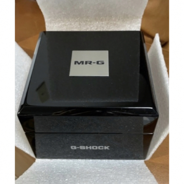 G-SHOCK(ジーショック)のG-shock MRG-B5000B-1JR カシオ メンズの時計(腕時計(デジタル))の商品写真