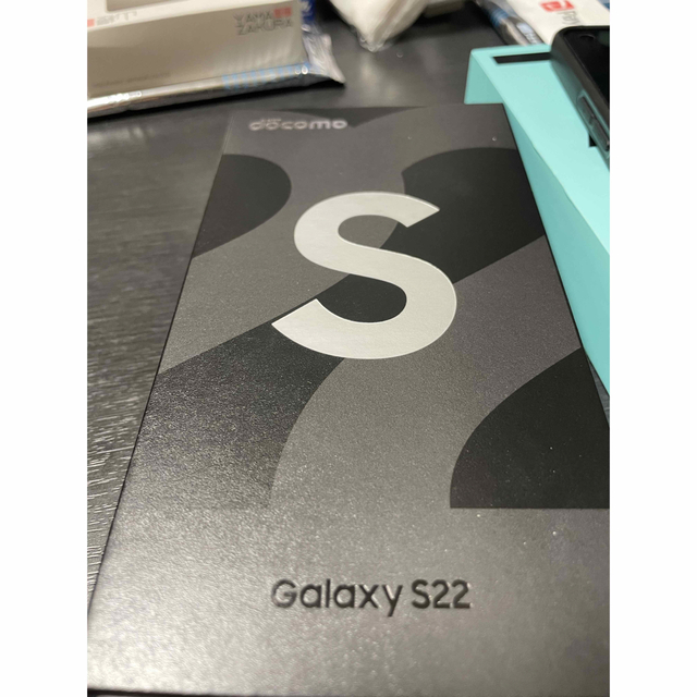 Galaxy(ギャラクシー)のGalaxy S22 SC-51C  スマホ/家電/カメラのスマートフォン/携帯電話(スマートフォン本体)の商品写真