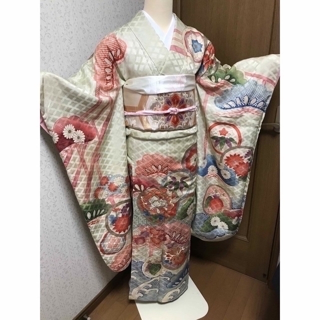 振袖セット　3点　アンティーク着物　金銀糸刺繍　古典　着付け練習　リメイク レディースの水着/浴衣(振袖)の商品写真