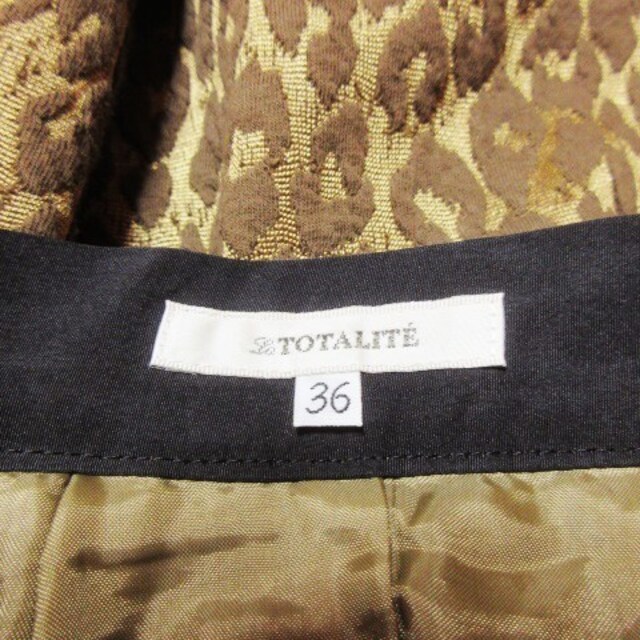 La TOTALITE(ラトータリテ)のラ トータリテ スカート フレア ひざ丈 ジャガード アニマル 36 ブロンズ レディースのスカート(ひざ丈スカート)の商品写真