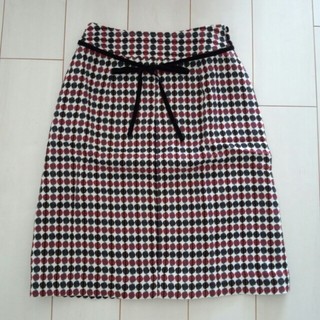 フェリシモ(FELISSIMO)の新品　ベルベットリボン付きスカート(ひざ丈スカート)